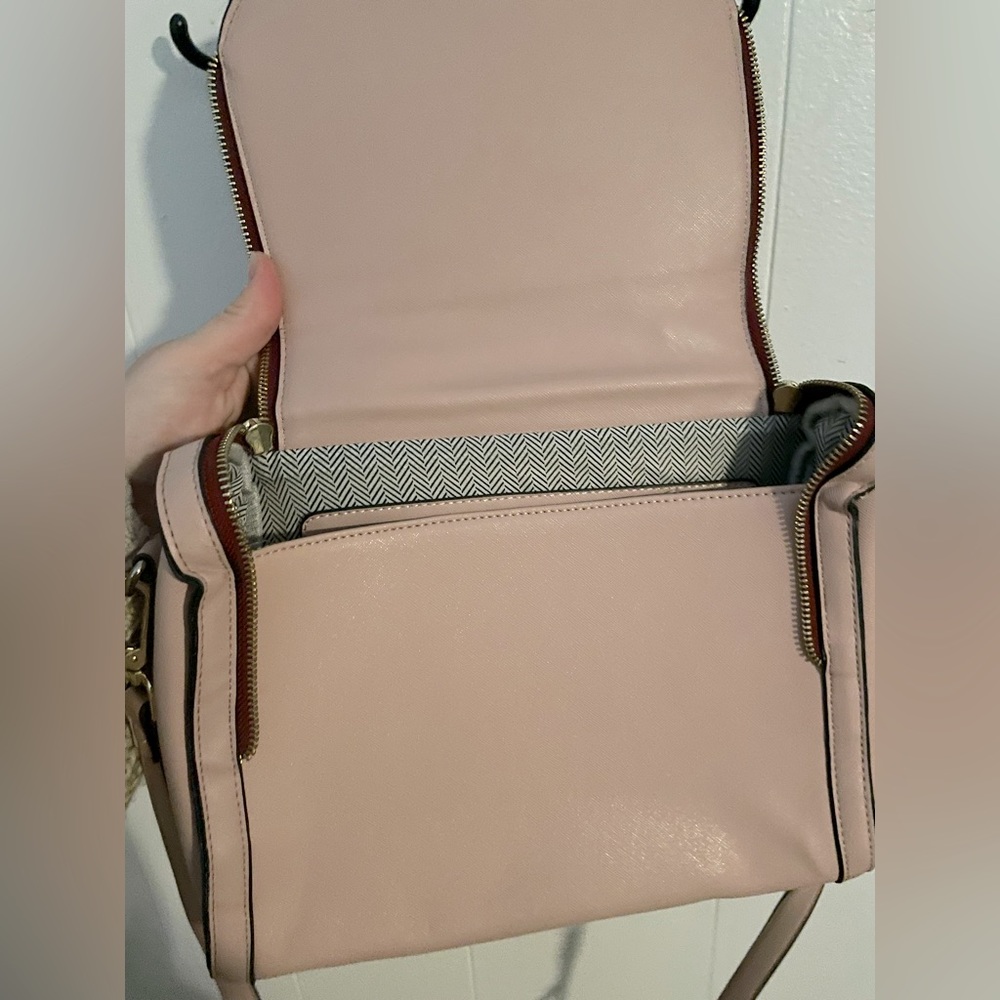 Steve Madden crossbody satchel. Light mauve, pink, and burgundy. - Picture 5 of 6